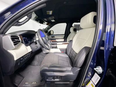 2024 Toyota Sequoia — photo 12 view
