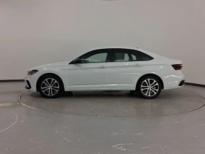 2025 Volkswagen Jetta Sedan - Photo 2