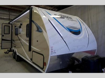 2019 Coachmen RV Freedom Express Ultra Lite - Photo 6