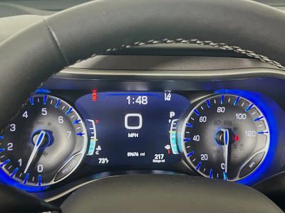 2024 Chrysler Pacifica — photo 8 view
