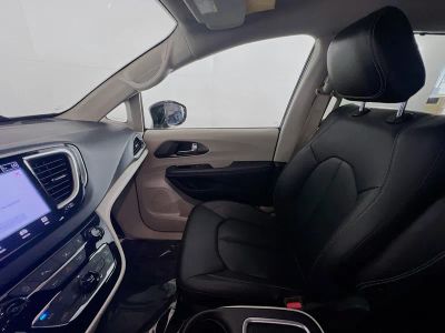 2024 Chrysler Pacifica — photo 17 view
