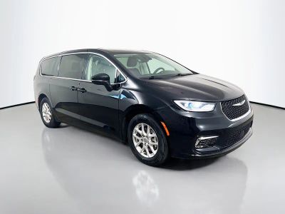 2024 Chrysler Pacifica — photo 21 view