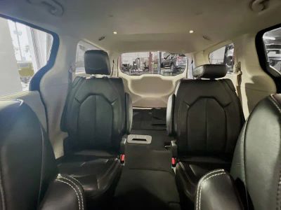 2024 Chrysler Pacifica — photo 16 view