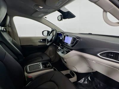 2024 Chrysler Pacifica — photo 20 view