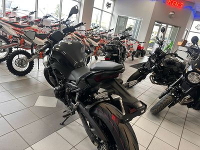 2025 Kawasaki Z900 ABS - Photo 3