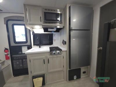 2027 Coachmen RV Catalina Summit Series 7 — photo 22 view
