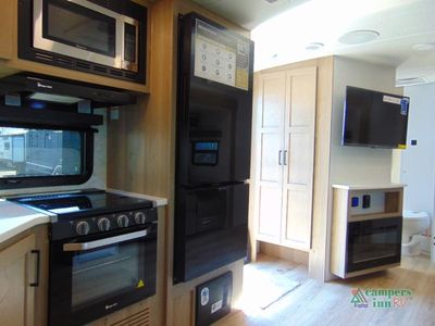 2026 Forest River RV Rockwood Ultra Lite — photo 11 view