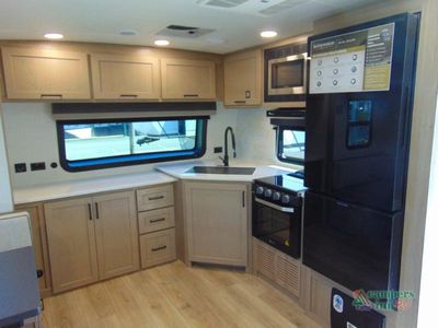 2026 Forest River RV Rockwood Ultra Lite — photo 14 view