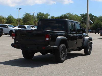 2026 Jeep Gladiator — side profile view