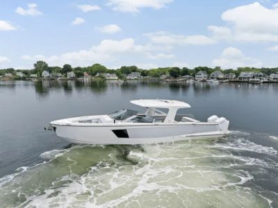 2023 Aviara AV40 Outboard - Photo 3