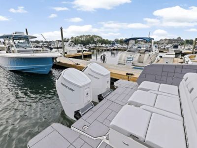 2023 Aviara AV40 Outboard - Photo 7