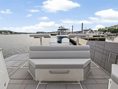 2023 Aviara AV40 Outboard - Photo 14