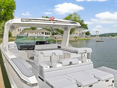 2023 Aviara AV40 Outboard - Photo 9