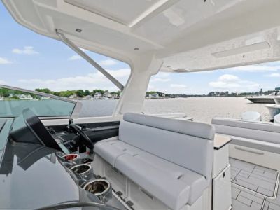 2023 Aviara AV40 Outboard - Photo 22