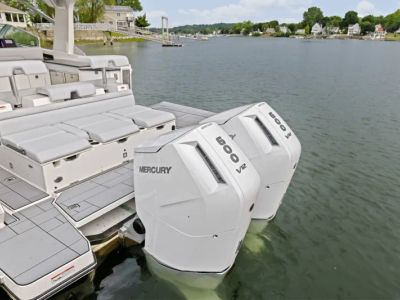 2023 Aviara AV40 Outboard - Photo 8