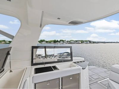 2023 Aviara AV40 Outboard - Photo 18