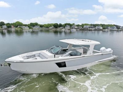 2023 Aviara AV40 Outboard - Photo 2
