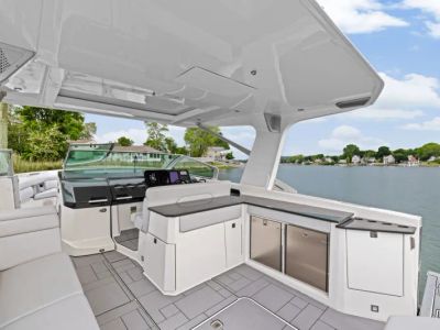 2023 Aviara AV40 Outboard - Photo 16