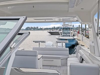 2023 Aviara AV40 Outboard - Photo 23