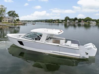 2023 Aviara AV40 Outboard - Photo 4