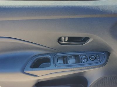 2025 Nissan Versa - Photo 18