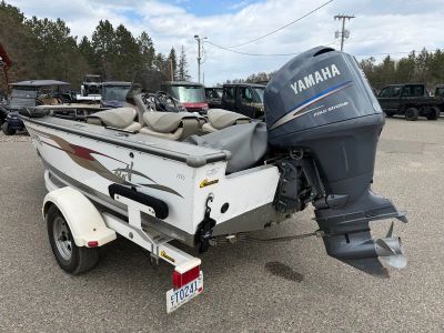 2004 Lund 1775 PRO V SE SC — side profile view