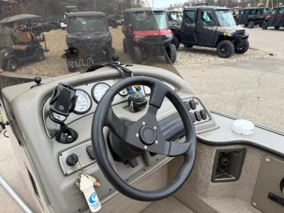 2004 Lund 1775 PRO V SE SC — photo 11 view