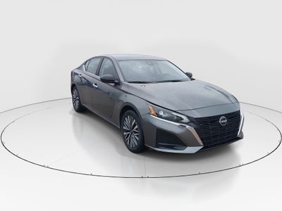 2025 Nissan Altima SV FWD — front three-quarter view