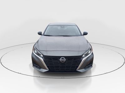 2025 Nissan Altima — side profile view