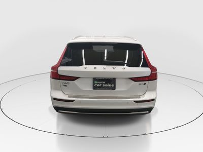 2025 Volvo V60 Cross Country - Photo 6