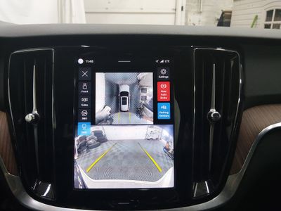 2025 Volvo V60 Cross Country - Photo 16