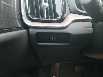 2025 Volvo V60 Cross Country - Photo 13