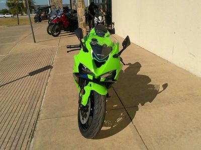 2026 Kawasaki Ninja ZX-6R - Photo 3