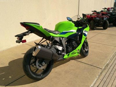 2026 Kawasaki Ninja ZX-6R - Photo 4