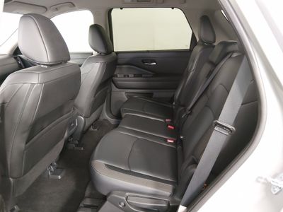2025 Nissan Pathfinder - Photo 22