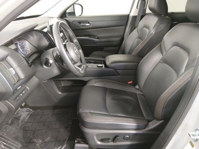 2025 Nissan Pathfinder - Photo 21