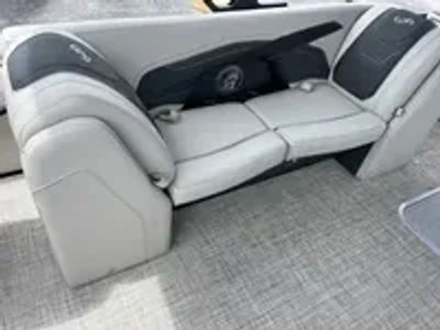 2026 Barletta Cabrio C22CC - Photo 9