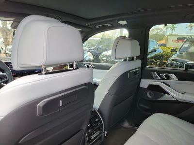2026 BMW X5 — photo 12 view