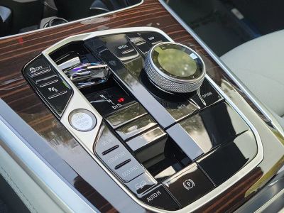 2026 BMW X5 — photo 25 view