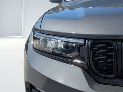 2025 Jeep Grand Cherokee — photo 8 view