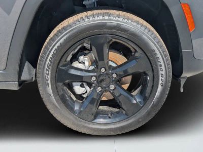 2025 Jeep Grand Cherokee — photo 9 view