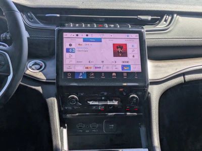 2025 Jeep Grand Cherokee — photo 16 view