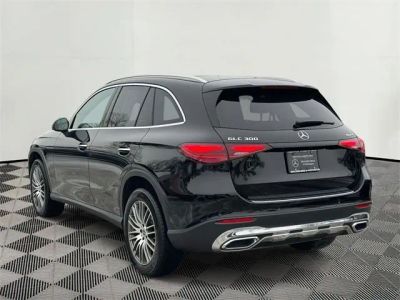 2025 Mercedes-Benz GLC - Photo 9