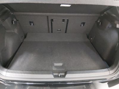 2024 Volkswagen Golf GTI — photo 11 view