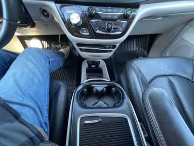 2020 Chrysler Pacifica — photo 13 view