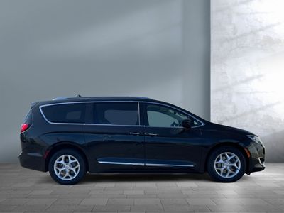 2020 Chrysler Pacifica — photo 7 view