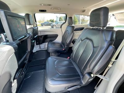 2020 Chrysler Pacifica — photo 18 view