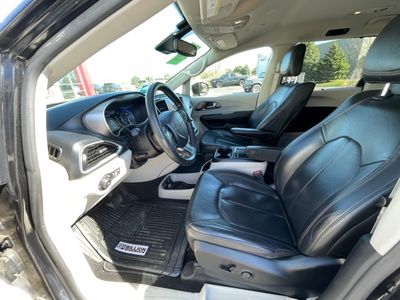 2020 Chrysler Pacifica — photo 9 view