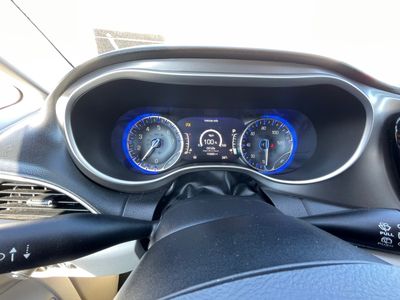 2020 Chrysler Pacifica — photo 10 view