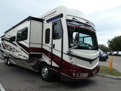 2026 Fleetwood Discovery LXE - Photo 1